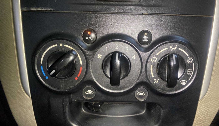 2015 Maruti Wagon R 1.0 VXI, Petrol, Manual, 43,349 km, AC Unit - Directional switch has minor damage