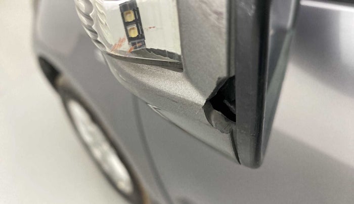 2014 Maruti Swift Dzire ZDI, Diesel, Manual, 92,341 km, Left rear-view mirror - Cover has minor damage