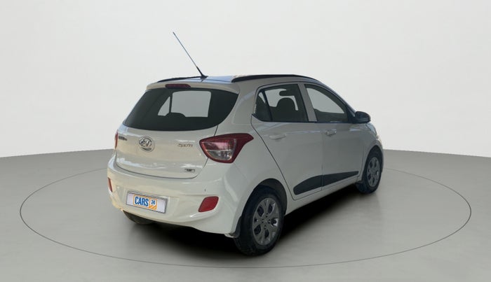 2016 Hyundai Grand i10 SPORTZ 1.2 KAPPA VTVT, Petrol, Manual, 47,237 km, Right Back Diagonal