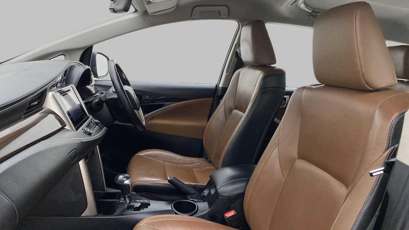 2016 Toyota Innova Crysta 2.8 ZX AT 7 STR, Diesel, Automatic, 78,374 km, Right Side Front Door Cabin
