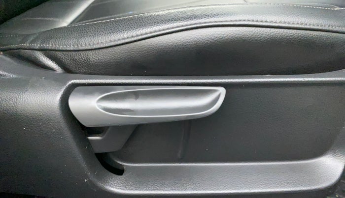 2019 Volkswagen Ameo COMFORTLINE 1.0L, Petrol, Manual, 1,19,544 km, Driver Side Adjustment Panel