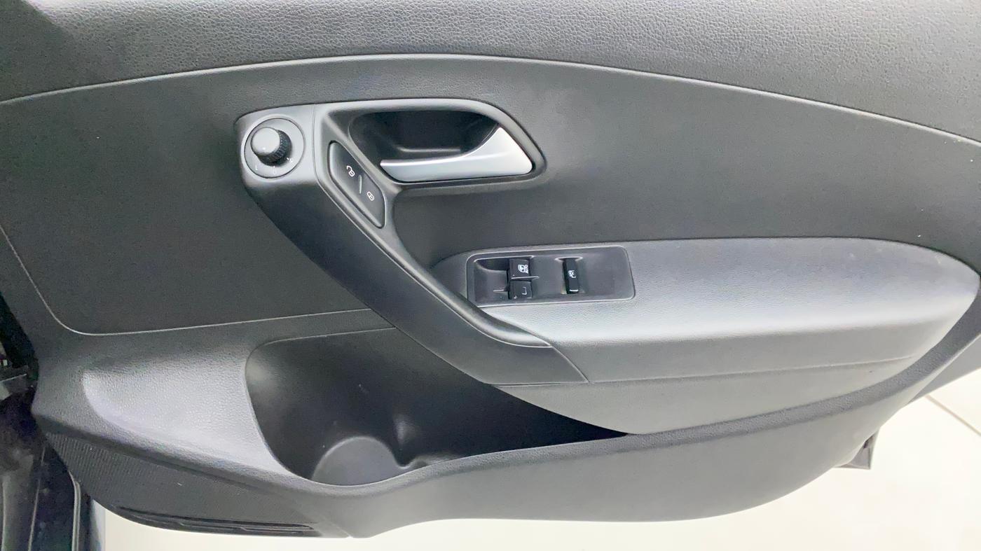 2019 Volkswagen Ameo COMFORTLINE 1.0L, Petrol, Manual, 1,19,544 km, Driver Side Door Panels Control