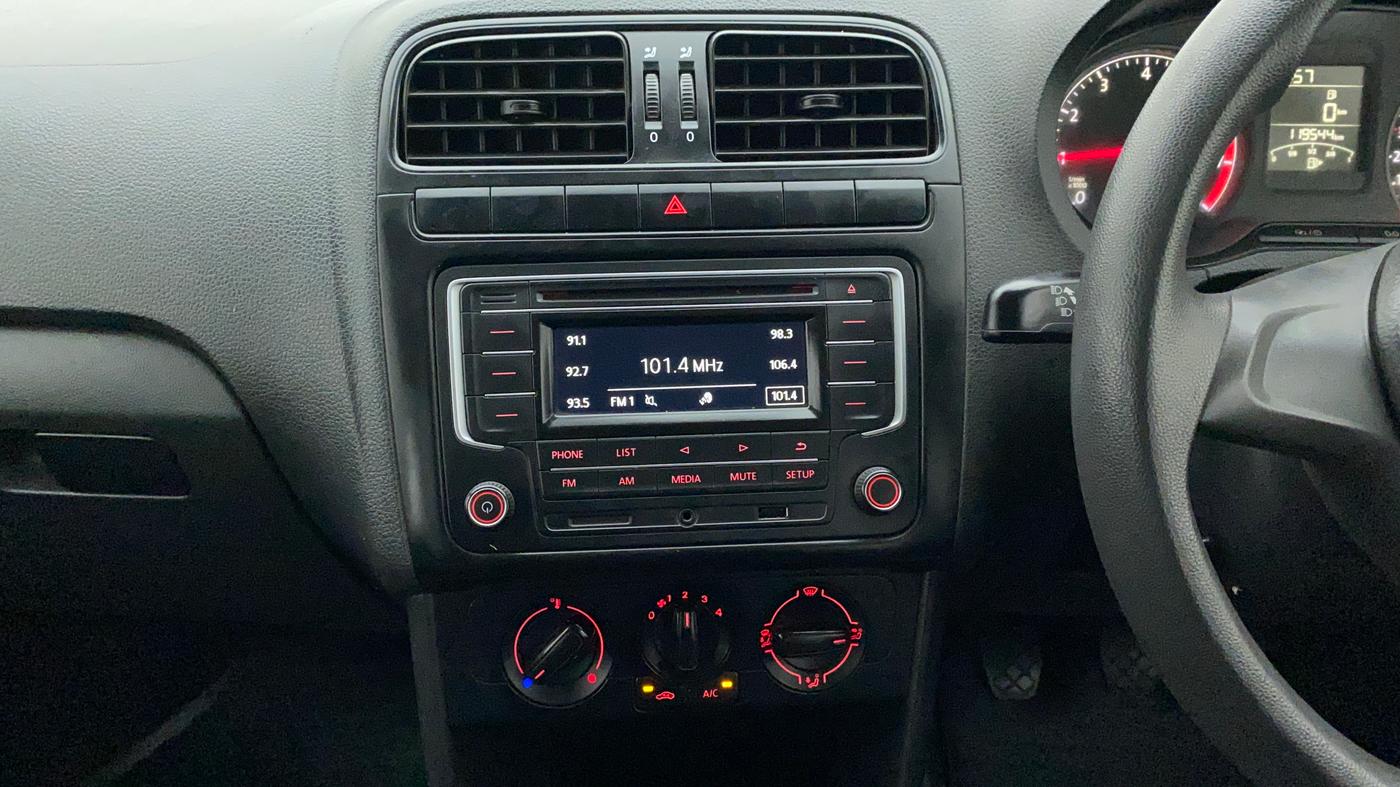2019 Volkswagen Ameo COMFORTLINE 1.0L, Petrol, Manual, 1,19,544 km, Air Conditioner