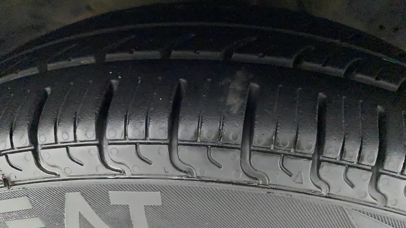 2015 Hyundai Eon ERA +, Petrol, Manual, 75,307 km, Right Front Tyre Tread