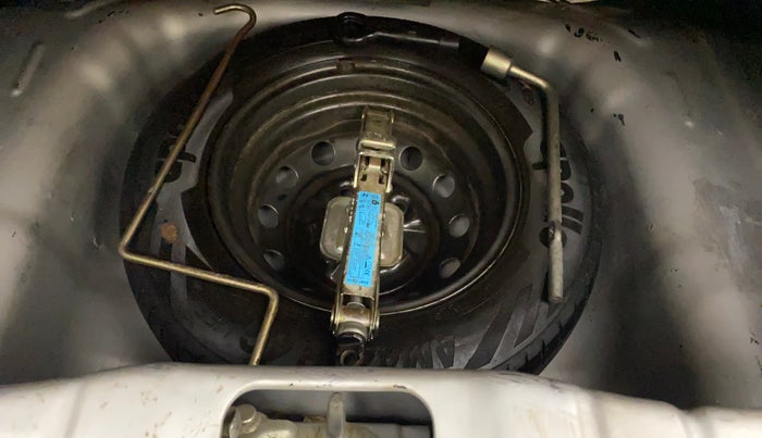 2015 Hyundai Eon ERA +, Petrol, Manual, 75,307 km, Dicky (Boot door) - Tool missing