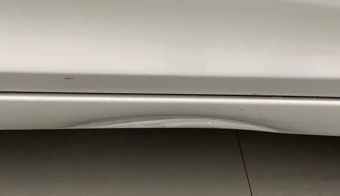 2015 Hyundai Eon ERA +, Petrol, Manual, 75,307 km, Right running board - Slightly dented