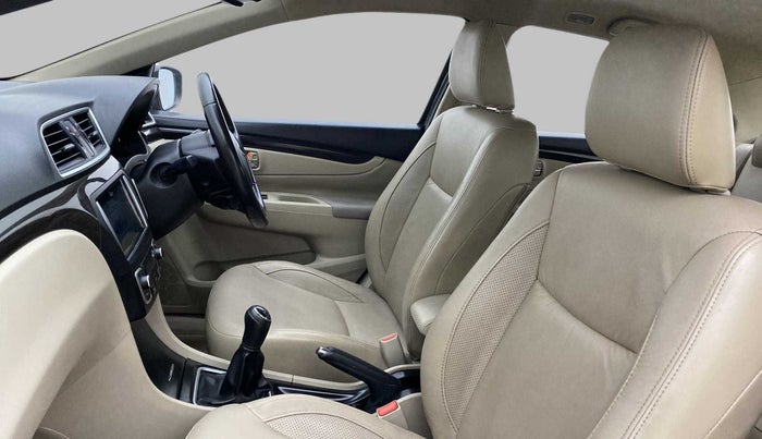 2016 Maruti Ciaz ZXI, Petrol, Manual, 66,149 km, Right Side Front Door Cabin