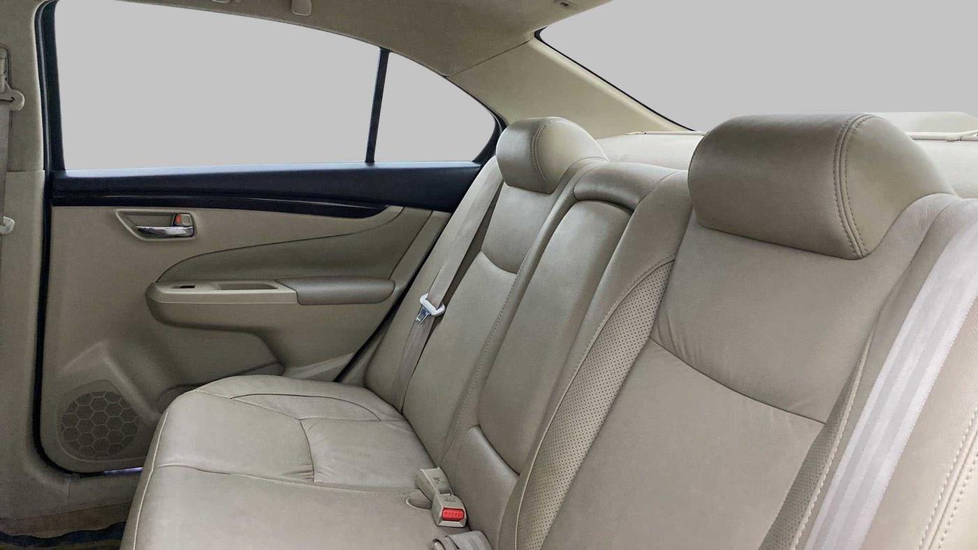 2016 Maruti Ciaz ZXI, Petrol, Manual, 66,149 km, Right Side Rear Door Cabin