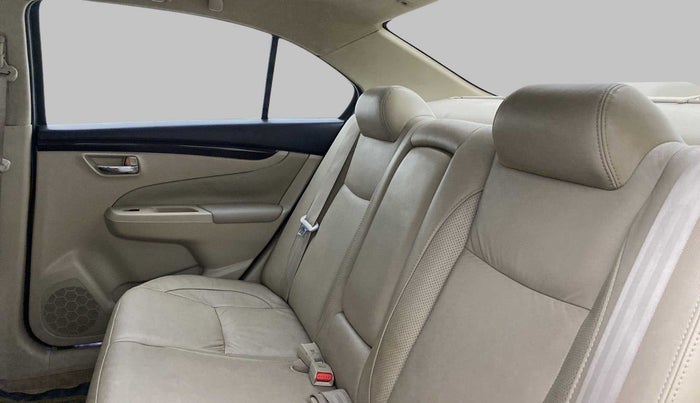 2016 Maruti Ciaz ZXI, Petrol, Manual, 66,149 km, Right Side Rear Door Cabin