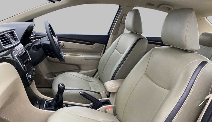 2016 Maruti Ciaz ZDI SHVS, Diesel, Manual, 79,019 km, Right Side Front Door Cabin