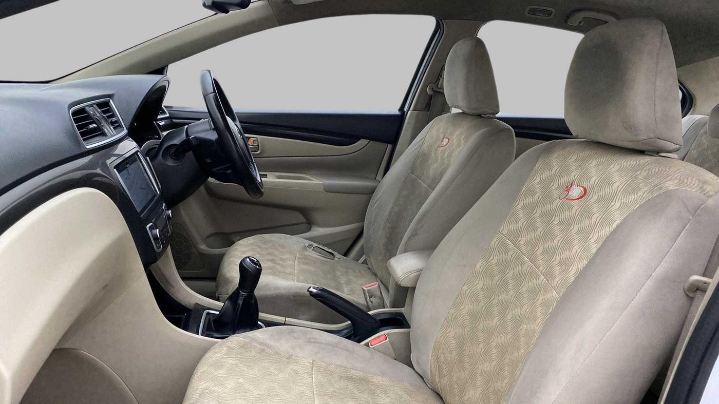 2016 Maruti Ciaz ZDI+ SHVS, Diesel, Manual, 1,10,103 km, Right Side Front Door Cabin