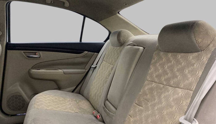 2016 Maruti Ciaz ZDI+ SHVS, Diesel, Manual, 1,10,103 km, Right Side Rear Door Cabin