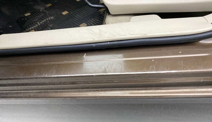 2016 Maruti Ciaz ZDI SHVS, Diesel, Manual, 1,16,737 km, Left running board - Minor scratches