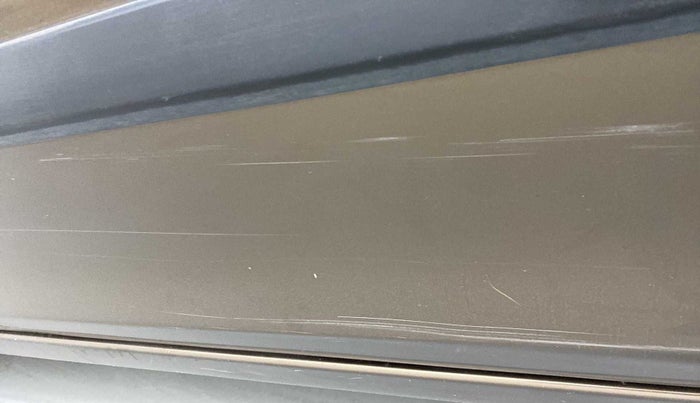 2016 Maruti Ciaz ZDI SHVS, Diesel, Manual, 1,16,737 km, Front passenger door - Slightly dented