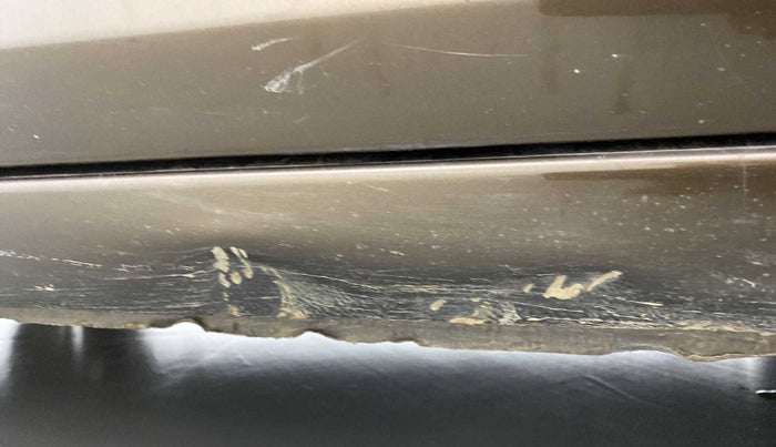 2016 Maruti Ciaz ZDI SHVS, Diesel, Manual, 1,16,737 km, Right running board - Slightly dented