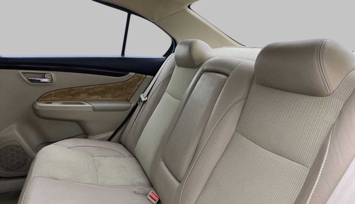 2016 Maruti Ciaz ZDI SHVS, Diesel, Manual, 1,16,737 km, Right Side Rear Door Cabin