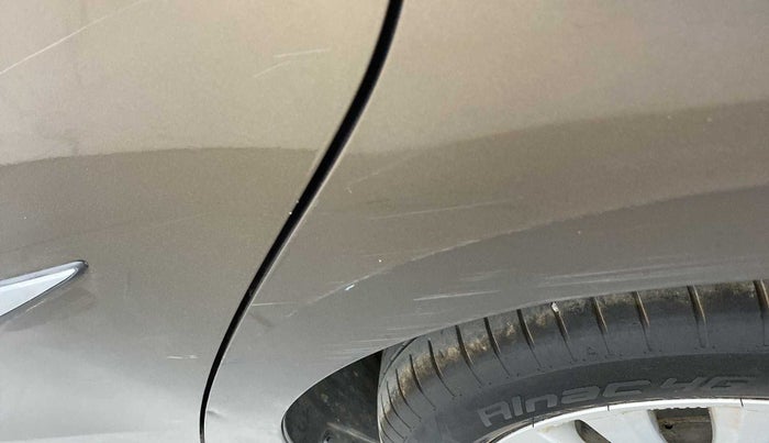 2016 Maruti Ciaz ZDI SHVS, Diesel, Manual, 1,16,737 km, Left quarter panel - Minor scratches
