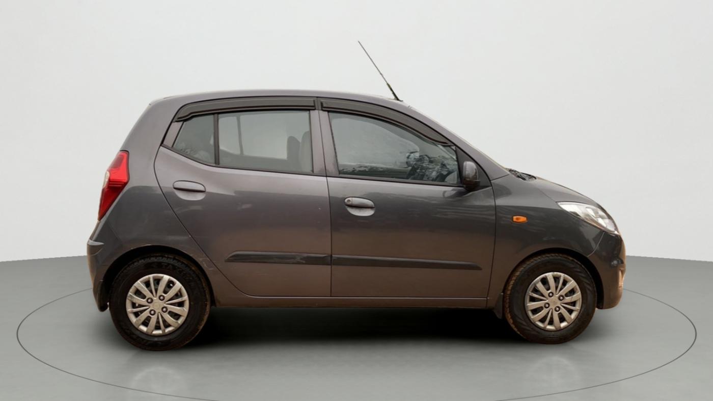 2016 Hyundai i10 SPORTZ 1.1, Petrol, Manual, 56,915 km, Right Side View