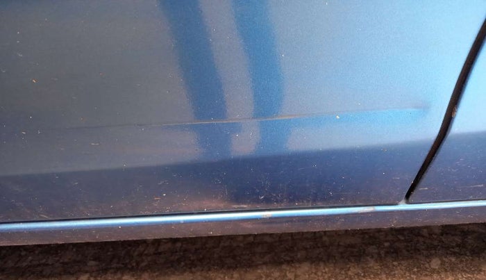 2015 Maruti Celerio VXI CNG, CNG, Manual, 80,581 km, Front passenger door - Slightly dented