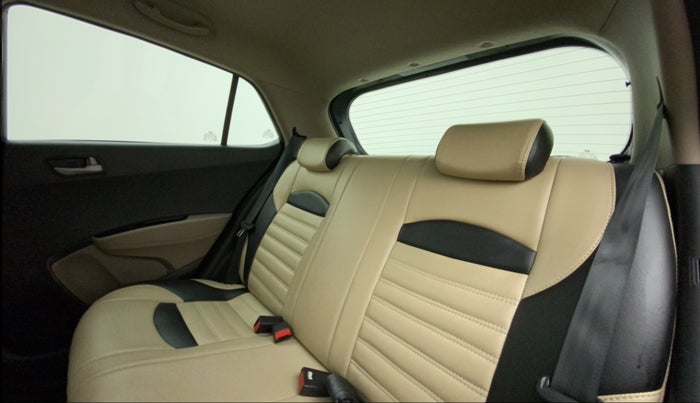 2014 Hyundai Grand i10 ASTA 1.1 CRDI (O), Diesel, Manual, 62,713 km, Right Side Rear Door Cabin