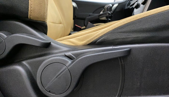 2018 Mahindra XUV500 W7, Diesel, Manual, 57,411 km, Driver Side Adjustment Panel