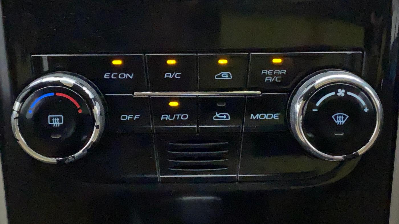 2018 Mahindra XUV500 W7, Diesel, Manual, 57,411 km, Automatic Climate Control