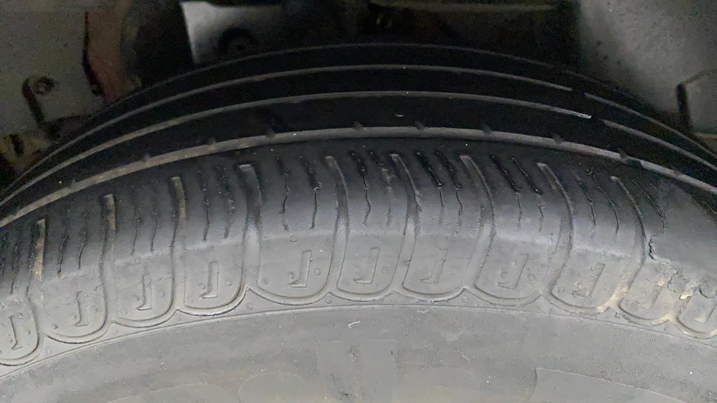 2018 Mahindra XUV500 W7, Diesel, Manual, 57,411 km, Right Rear Tyre Tread