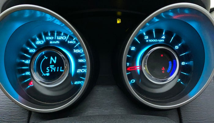 2018 Mahindra XUV500 W7, Diesel, Manual, 57,411 km, Odometer Image