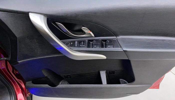 2018 Mahindra XUV500 W7, Diesel, Manual, 57,411 km, Driver Side Door Panels Control