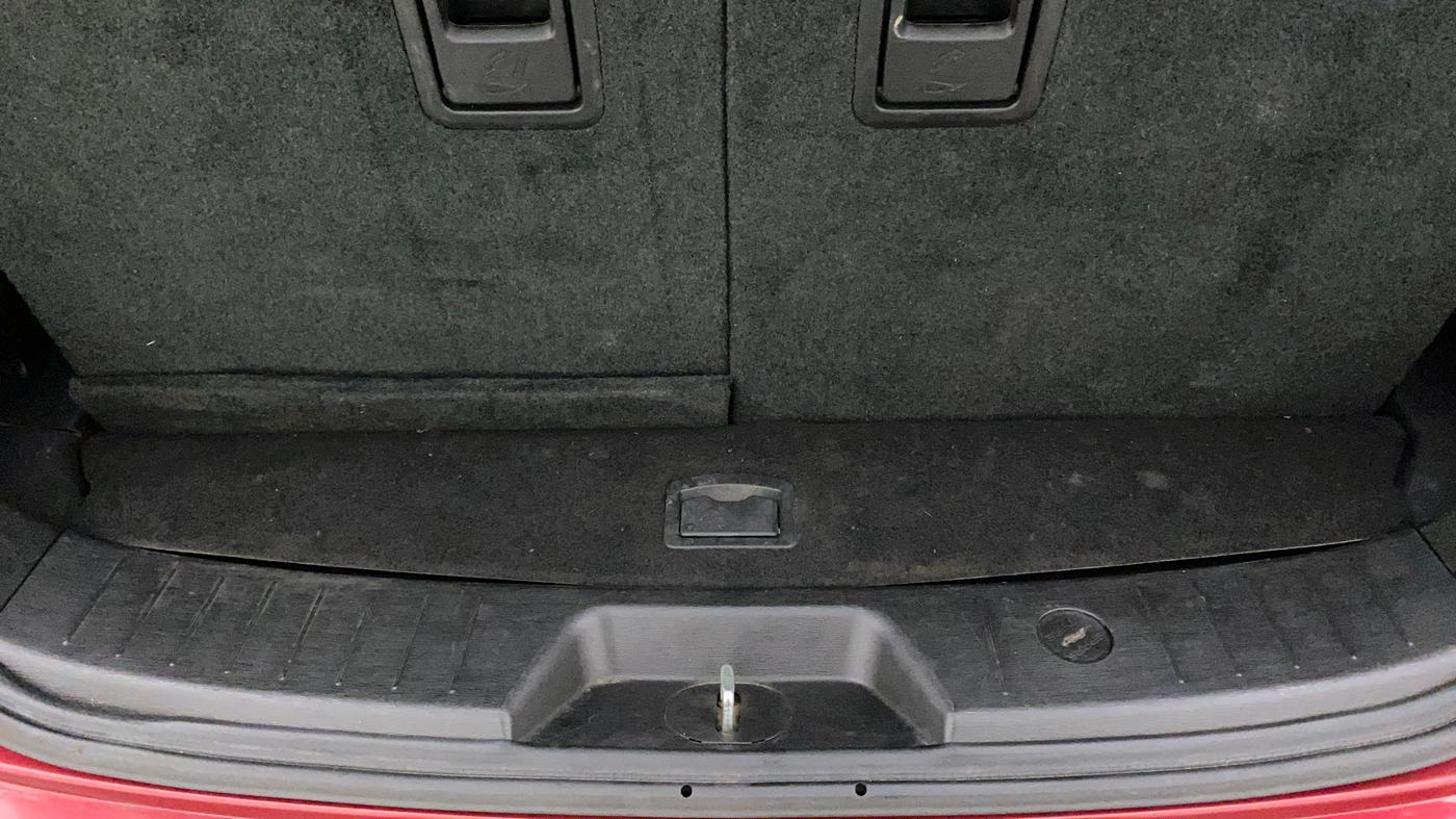 2018 Mahindra XUV500 W7, Diesel, Manual, 57,411 km, Boot Inside