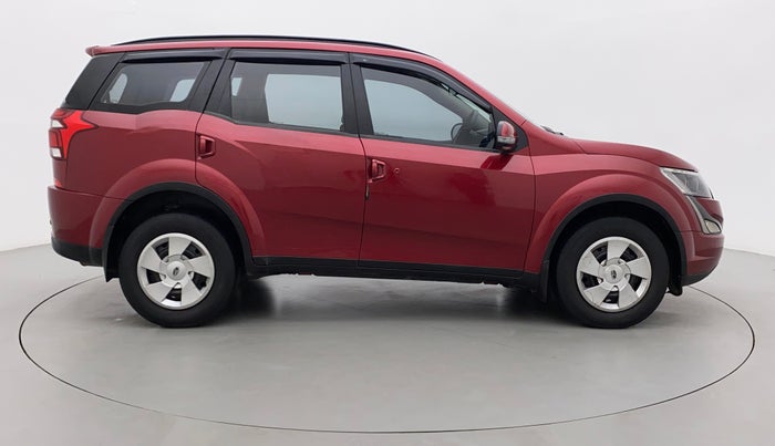 2018 Mahindra XUV500 W7, Diesel, Manual, 57,411 km, Right Side View