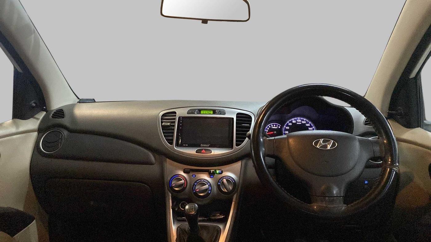 2014 Hyundai i10 MAGNA 1.1, Petrol, Manual, 97,833 km, Dashboard