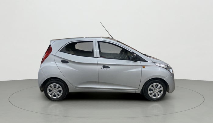 2016 Hyundai Eon MAGNA +, Petrol, Manual, 30,293 km, Right Side View