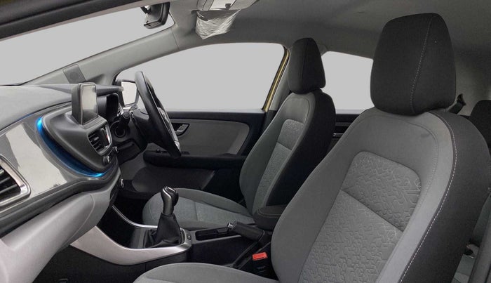 2020 Tata ALTROZ XZ PETROL, Petrol, Manual, 40,962 km, Right Side Front Door Cabin