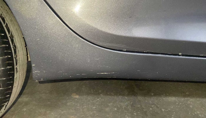 2016 Hyundai Eon MAGNA +, Petrol, Manual, 77,224 km, Right running board - Minor scratches