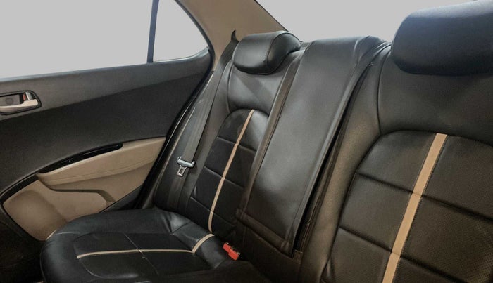 2015 Hyundai Xcent S (O) 1.2, Petrol, Manual, 87,368 km, Right Side Rear Door Cabin