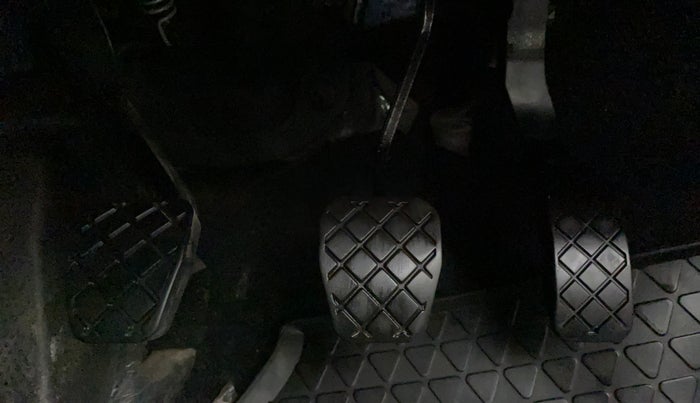 2018 Volkswagen Ameo TRENDLINE 1.0L, Petrol, Manual, 24,385 km, Pedals