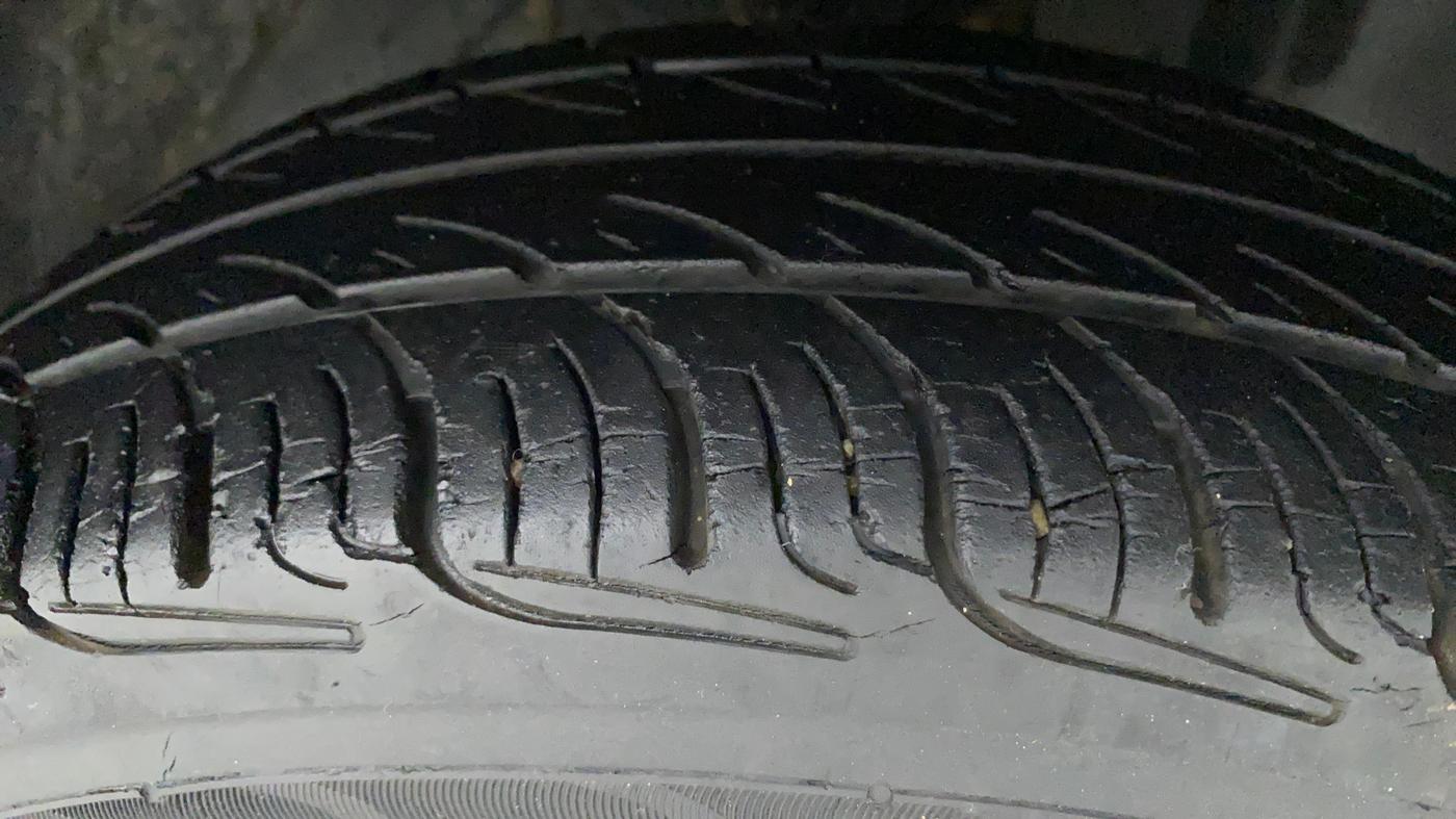 2018 Datsun Go Plus T, Petrol, Manual, 44,542 km, Right Front Tyre Tread