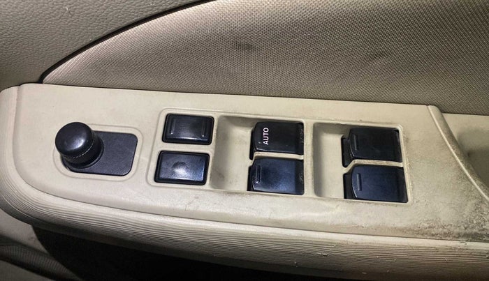 2018 Maruti Dzire VXI, Petrol, Manual, 1,16,881 km, Right front window switch / handle - Master window function not working