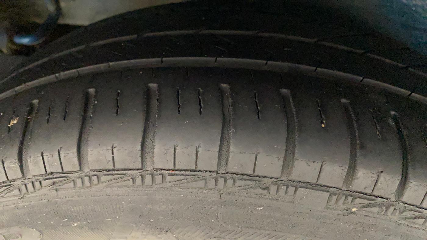 2016 Maruti Celerio ZXI AMT, Petrol, Automatic, 90,504 km, Right Rear Tyre Tread