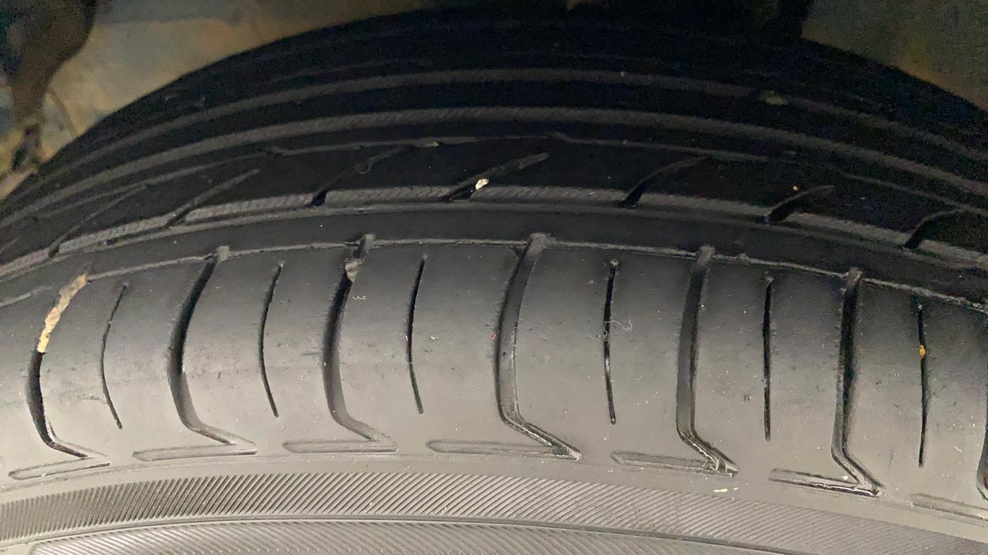 2016 Maruti Celerio ZXI AMT, Petrol, Automatic, 90,504 km, Left Front Tyre Tread
