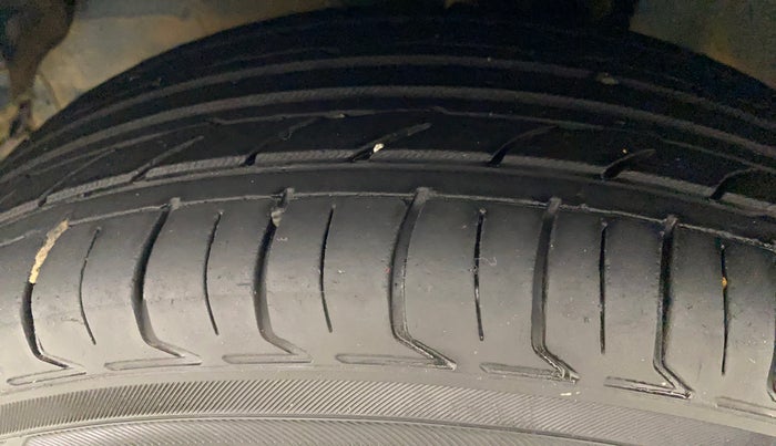 2016 Maruti Celerio ZXI AMT, Petrol, Automatic, 90,504 km, Left Front Tyre Tread