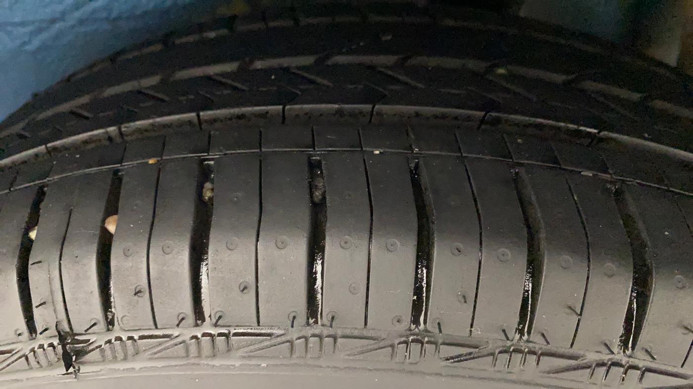 2016 Maruti Celerio ZXI AMT, Petrol, Automatic, 90,504 km, Left Rear Tyre Tread