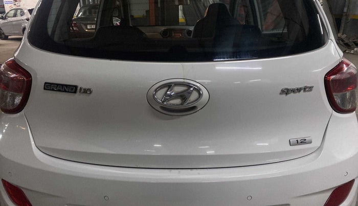 2016 Hyundai Grand i10 SPORTZ 1.2 KAPPA VTVT, Petrol, Manual, 42,199 km, Dicky (Boot door) - Minor scratches