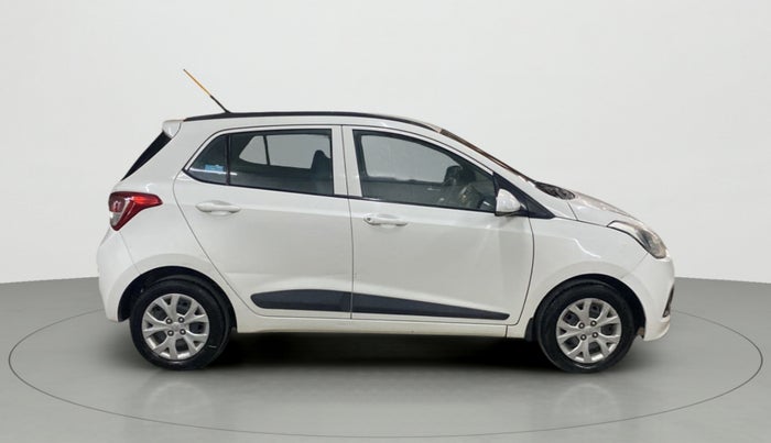 2016 Hyundai Grand i10 SPORTZ 1.2 KAPPA VTVT, Petrol, Manual, 42,199 km, Right Side View