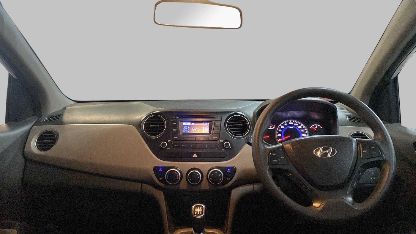 2016 Hyundai Grand i10 SPORTZ 1.2 KAPPA VTVT, Petrol, Manual, 42,199 km, Dashboard