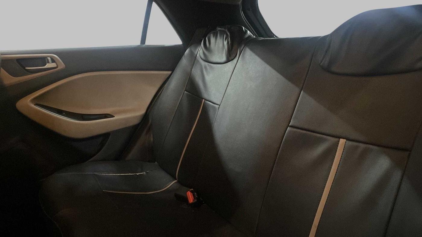 2018 Hyundai Elite i20 MAGNA EXECUTIVE 1.2, Petrol, Manual, 74,732 km, Right Side Rear Door Cabin