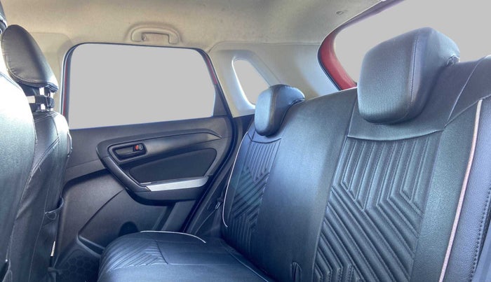 2020 Maruti Vitara Brezza VXI AT SHVS, Petrol, Automatic, 39,570 km, Right Side Rear Door Cabin