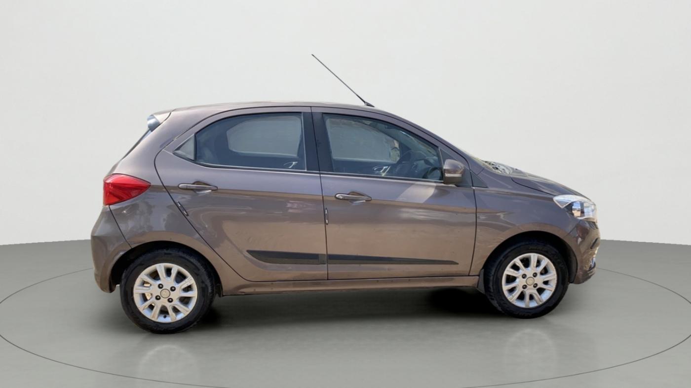 2017 Tata Tiago XZ DIESEL, Diesel, Manual, 1,10,696 km, Right Side View