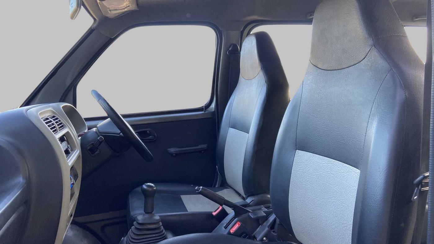2018 Maruti Eeco 7 STR, Petrol, Manual, 33,000 km, Right Side Front Door Cabin